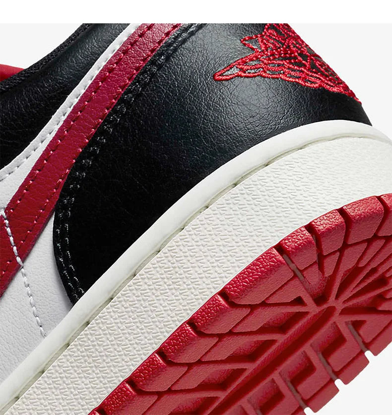 Nike Authentic Air Jordan 1 Low Herren- und Damen-Sportsneaker DC0774-160