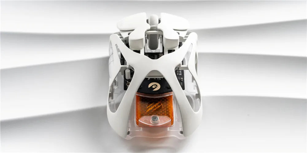 Mouse gaming wireless Angry Miao Infinity, metallo ultraleggero hollow, hot-swappable, PAW3950, dual 8K cablato, tri-mode