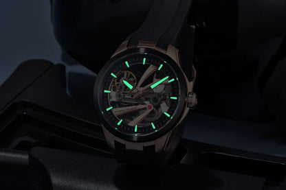 Zegarek męski PAGANI DESIGN – luksusowy model z mechanizmem automatycznym typu „skelet” (z widocznym mechanizmem), wyposażony w tourbillon, szkło szafirowe z powłoką antyrefleksyjną, wodoodporny i luminescencyjny.