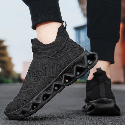 Men's Sports Shoes Ultralight Fashion Slip-On Daily Walking Outdoor Jogging Shoes Breathable Mesh Comfortable Casual Shoes for Men