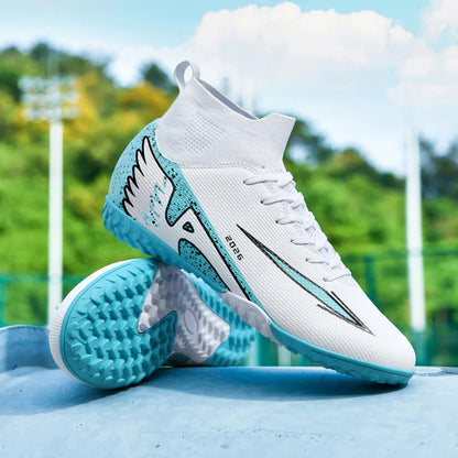 Chaussures de Football pour hommes et femmes, chaussures de sport en plein air, chaussettes ultralégères, antidérapantes, baskets de Futsal, nouvelle mode