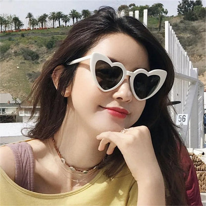 Retro Pose Love Sunglasses Female Fashion Big Face Thin Eyewear Summer Travel Sunshade