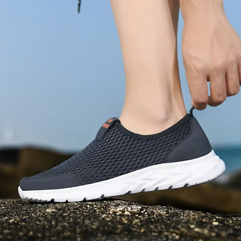 2025 New Shoes Men Loafers Light Walking Breathable Summer Comfortable Casual Shoes Men Sneakers Zapatillas Hombre Plus