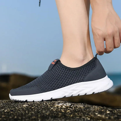 2025 New Shoes Men Loafers Light Walking Breathable Summer Comfortable Casual Shoes Men Sneakers Zapatillas Hombre Plus