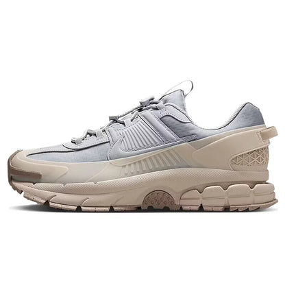 „Nike Zoom Vomero 5 Roam“ – lengvi, patvarūs, neslystantys, amortizuoti žemi kasdieniai bėgimo bateliai, unisex stiliaus, modelis FV2295-201