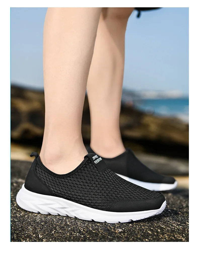 2025 New Shoes Men Loafers Light Walking Breathable Summer Comfortable Casual Shoes Men Sneakers Zapatillas Hombre Plus