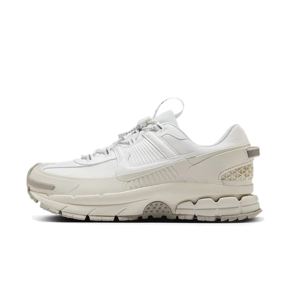 „Nike Zoom Vomero 5 Roam“ – lengvi, patvarūs, neslystantys, amortizuoti žemi kasdieniai bėgimo bateliai, unisex stiliaus, modelis FV2295-201