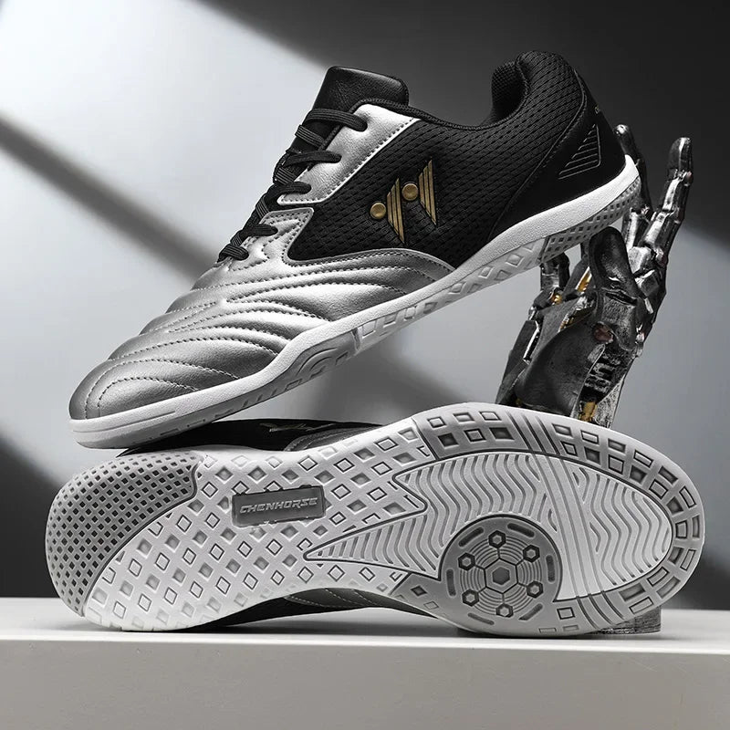 Nouvelles chaussures de football pour hommes, crampons montants pour terrain gazonné, antidérapantes, de haute qualité, pour futsal, idéales pour les matchs en salle et l'extérieur, très vendues.