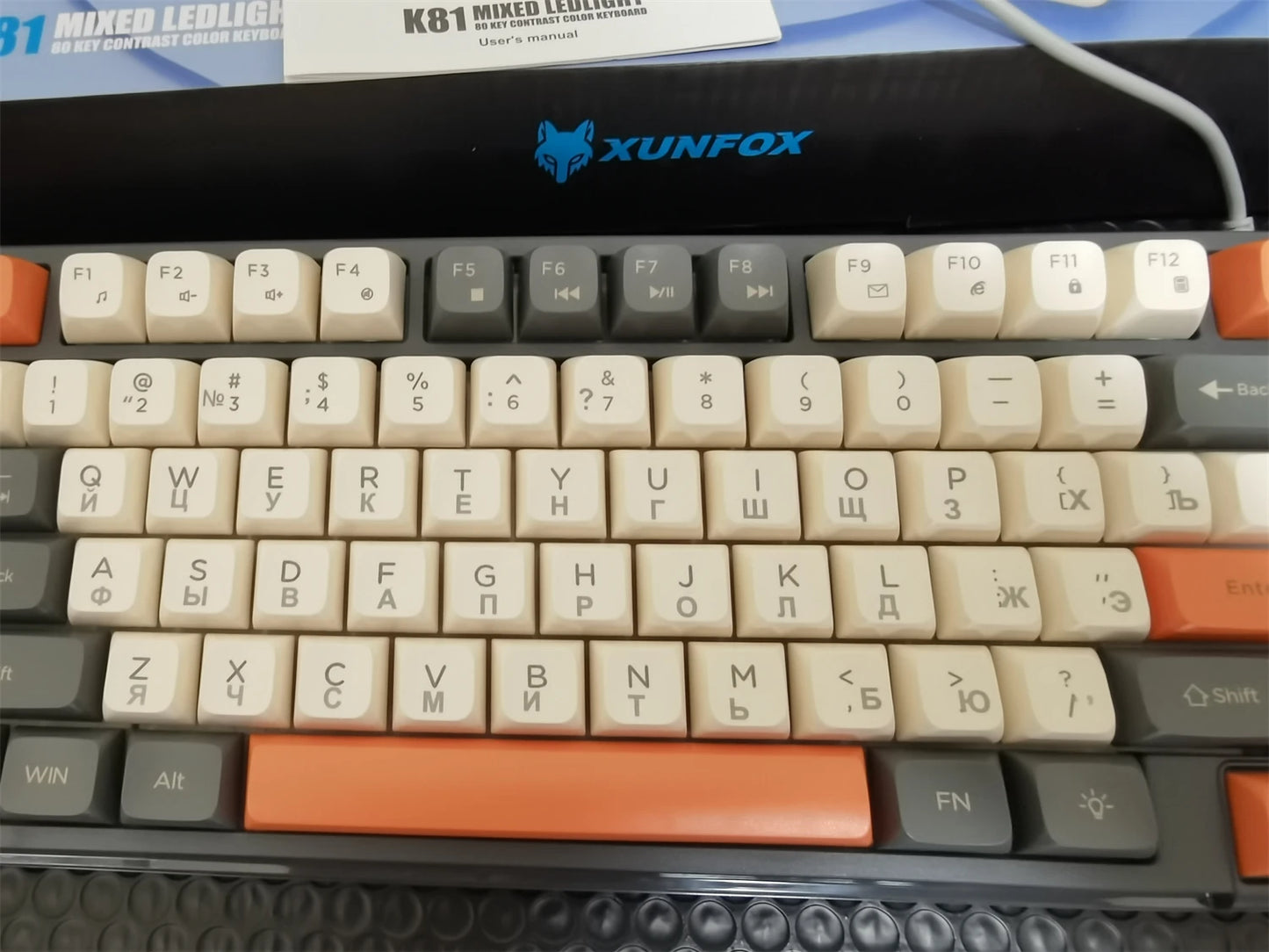Teclado Gaming K81 com 81 Teclas, Layout 80%, Espanhol, Russo, Coreano e Árabe, USB com Fio, Luz RGB, Botão de Volume, Ergonómico
