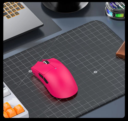 Ratón gaming inalámbrico ATTACK SHARK X11SE, trimodo, superligero de 63g con sensor PAW3311, 22000 DPI, batería de 300mAh, doble controlador