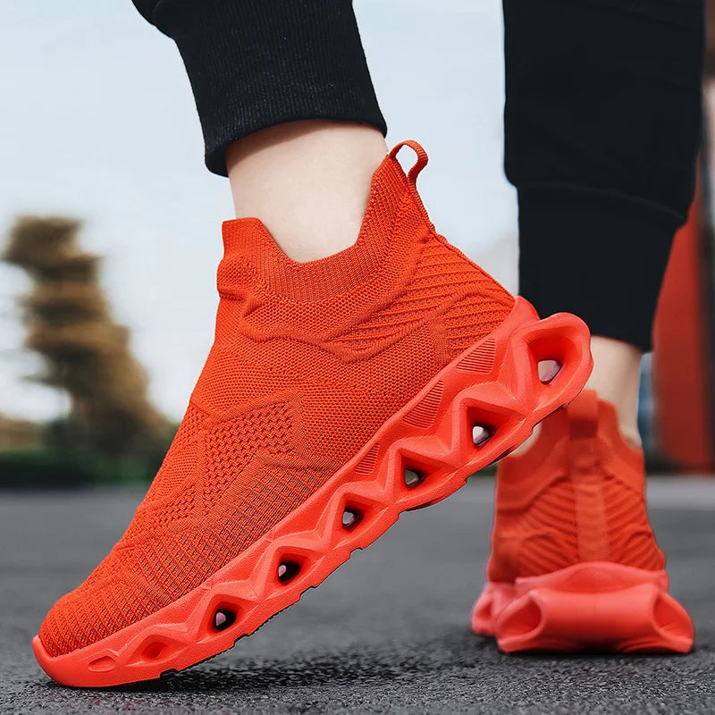 Men's Sports Shoes Ultralight Fashion Slip-On Daily Walking Outdoor Jogging Shoes Breathable Mesh Comfortable Casual Shoes for Men