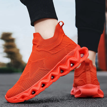 Men's Sports Shoes Ultralight Fashion Slip-On Daily Walking Outdoor Jogging Shoes Breathable Mesh Comfortable Casual Shoes for Men