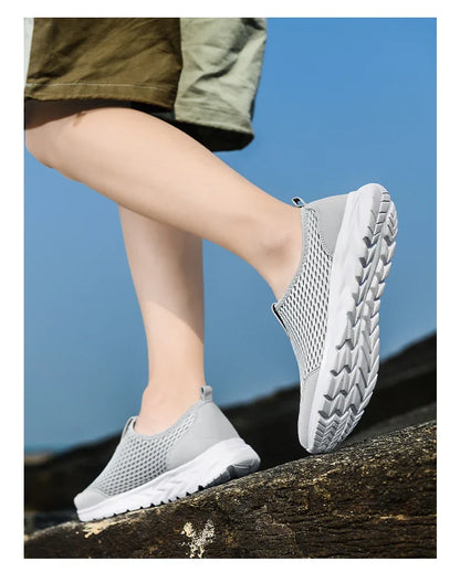 2025 New Shoes Men Loafers Light Walking Breathable Summer Comfortable Casual Shoes Men Sneakers Zapatillas Hombre Plus