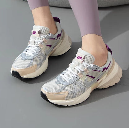 Scarpe da running Nike per uomo e donna con nuova suola ammortizzante in schiuma ad alta densità e resistente all’usura, Classic V2K Run Prm leggere e confortevoli per sport all’aperto, stile rétro di tendenza, alla moda e versatili