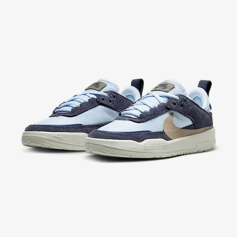 La nuova serie SB di Nike offre grip elevato, comfort e resistenza per scarpe da skateboard outdoor da donna. Materiale in mesh leggero, resistente per gli spostamenti quotidiani, scarpe basse flat. SB Day One trendy blu, versatile, sportiva