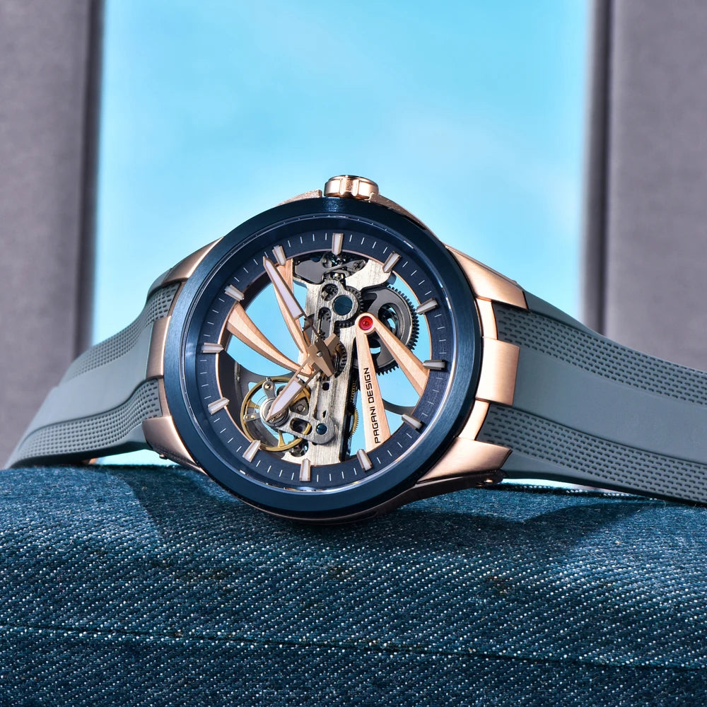 Zegarek męski PAGANI DESIGN – luksusowy model z mechanizmem automatycznym typu „skelet” (z widocznym mechanizmem), wyposażony w tourbillon, szkło szafirowe z powłoką antyrefleksyjną, wodoodporny i luminescencyjny.