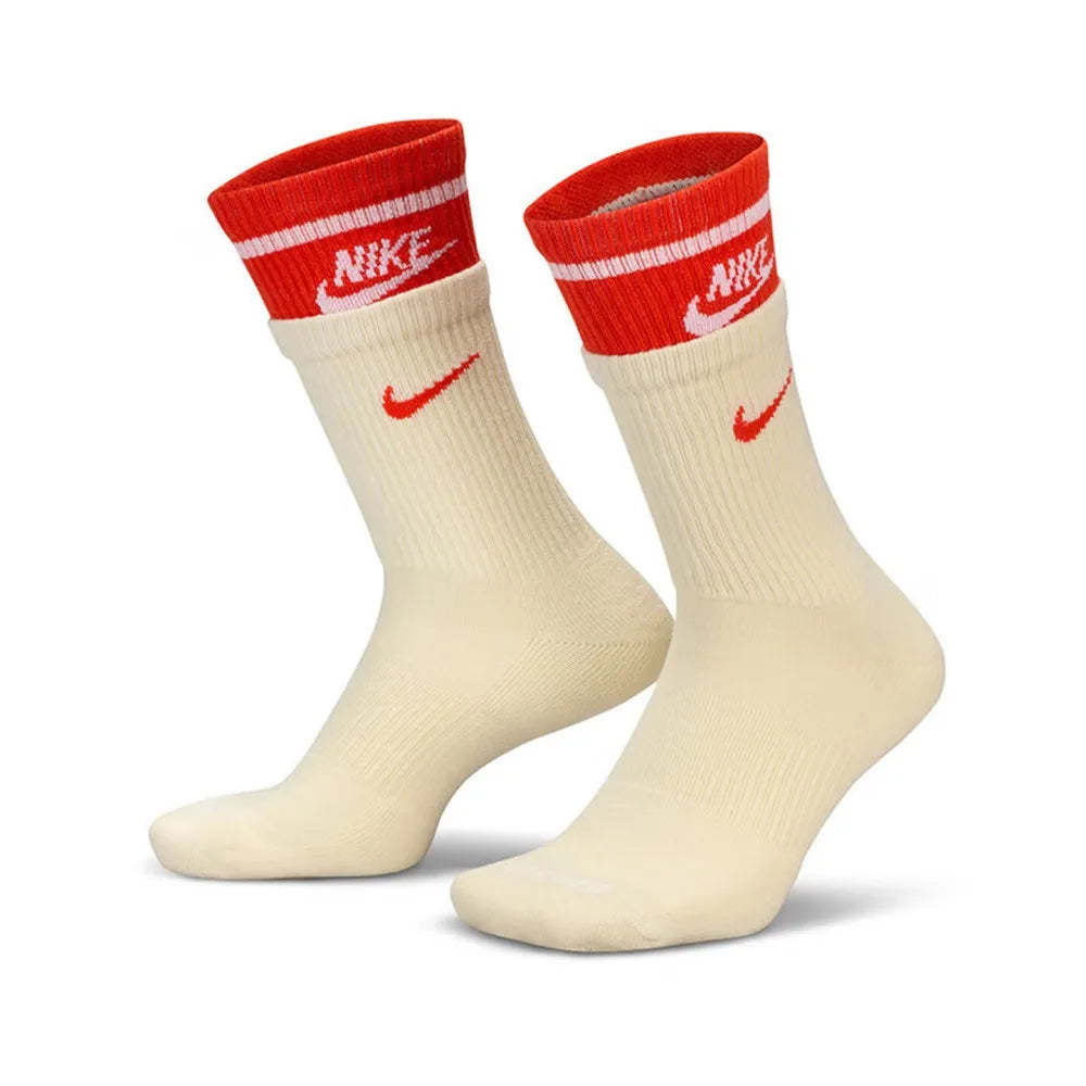 Nike EVERYDAY CREW: Stilvolle, bequeme, rutschfeste und strapazierfähige Unisex-Basketball-Socken (3er-Pack) DA2123-100