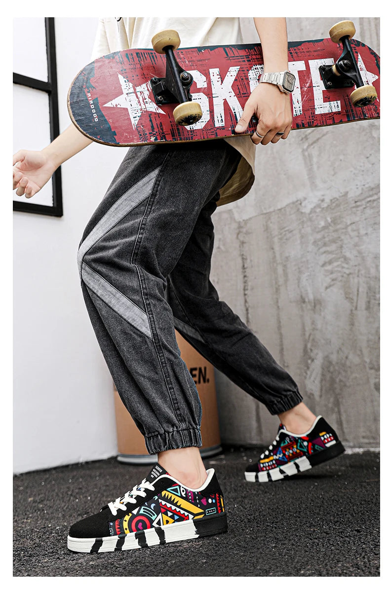 YRZL Sapatilhas de corrida desportivas para homem em lona, estilo geométrico, com atacadores, sapatilhas de casal com estampado graffiti moderno, sapatos de skate para homem