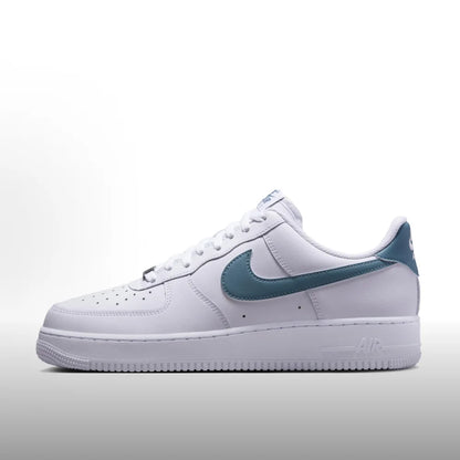 Baskets Nike Air Force 1'07 pour femme, style classique, en cuir résistant, confortables et rembourrées, chaussures décontractées pour tous les jours, HQ3905-500