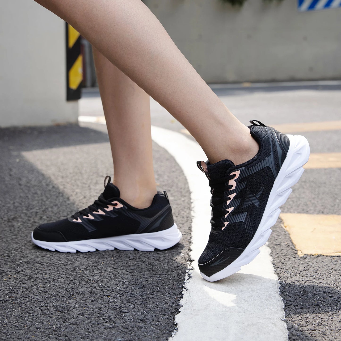 Zapatillas de running Xtep para mujer, nueva moda, ligeras y transpirables, con amortiguación, calzado deportivo femenino 879318110073