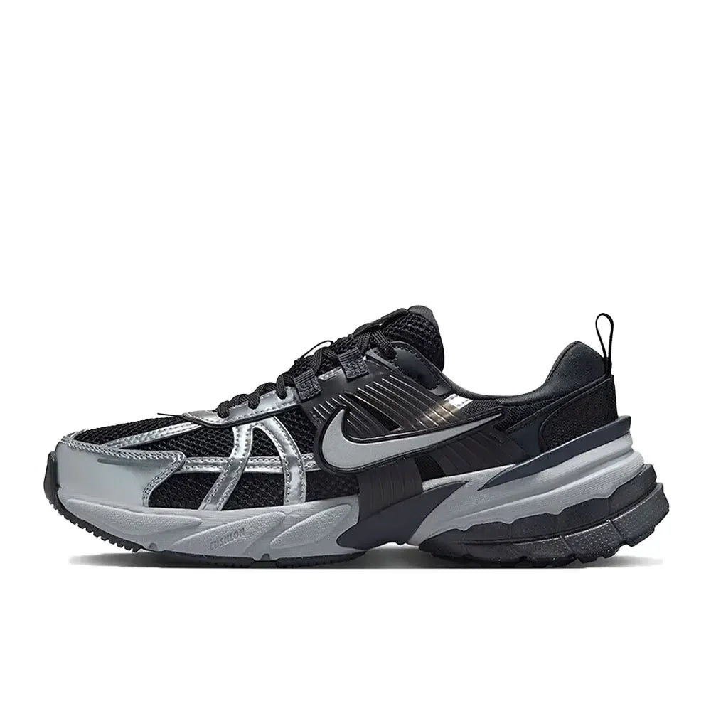 Nike V2K Run Ανδρικά παπούτσια τρεξίματος χαμηλού προφίλ: Ευέλικτα, ανθεκτικά, για casual προπόνηση και μετακινήσεις στην πόλη HJ4497-001