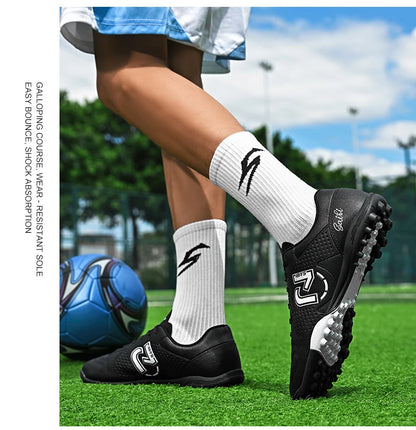 TF/FG uvádí na trh nové profesionální, personalizované a módní fotbalové sportovní boty, pohodlné a prodyšné sportovní boty
