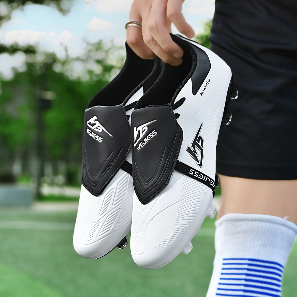 Nouvelles chaussures de football pour hommes, chaussures de soccer de haute qualité, crampons, chaussures unisexes pour femmes, vente flash, chaussures de futsal professionnelles, baskets TF/FG ultralégères