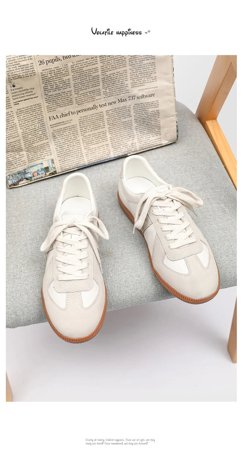Sapatilhas de designer para homem, moda outono 2025, estilo retro com atacadores, ténis de estudante para mulher em pele, calçado casual para caminhada