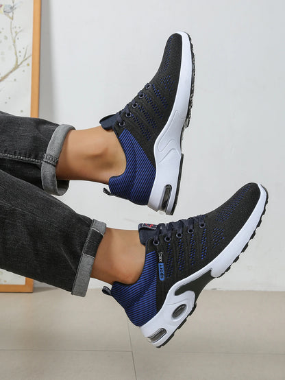 Herren-Schuhe – modische, besonders atmungsaktive Schnür-Laufschuhe – rutschfest, langlebig und mit Komfort wie auf einem Kissen – modische Herren-Sneaker