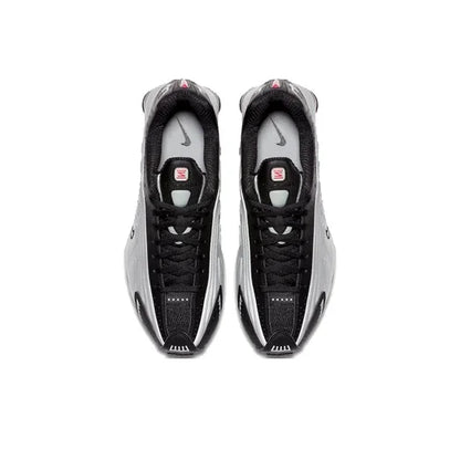 Nike Shox R4 Chaussures de course décontractées basses pour la ville et les trajets quotidiens, unisexe, argent et rouge BV1111-008