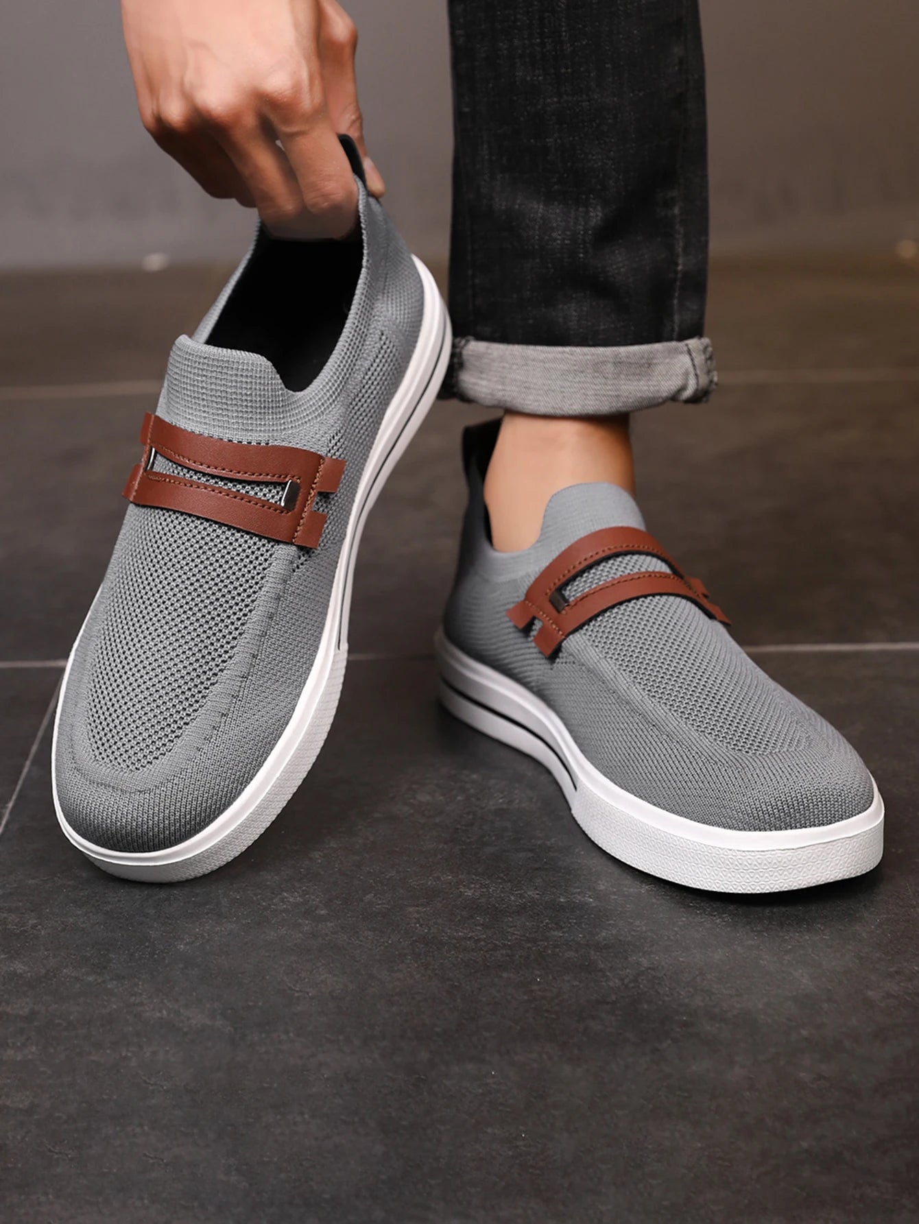 New Men's Sports Shoes Mesh Breathable Casual Outdoor EVA Soft-Soled Walking Shoes Lightweight Comfortable