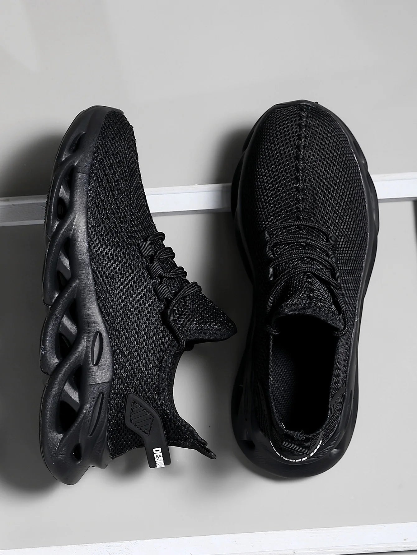 Men Casual Sport Shoes Breathable Lightweight Sneakers Outdoor Mesh Black Running Shoes Athletic Jogging Tennis Walking Shoes
