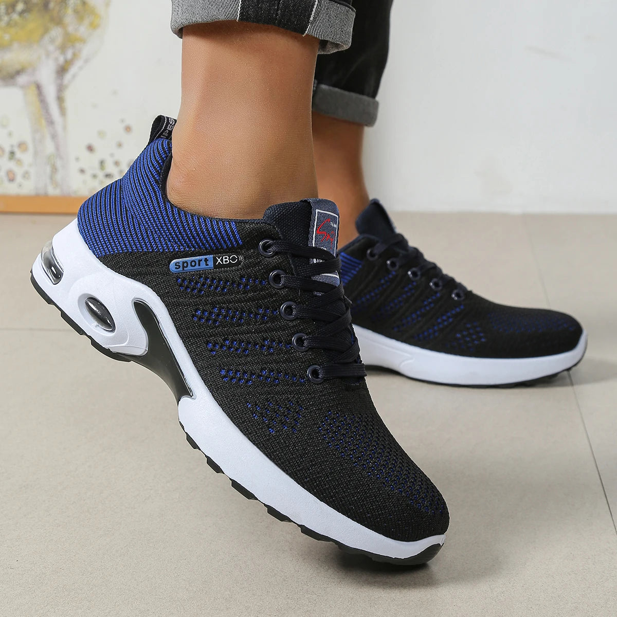 Herren-Schuhe – modische, besonders atmungsaktive Schnür-Laufschuhe – rutschfest, langlebig und mit Komfort wie auf einem Kissen – modische Herren-Sneaker