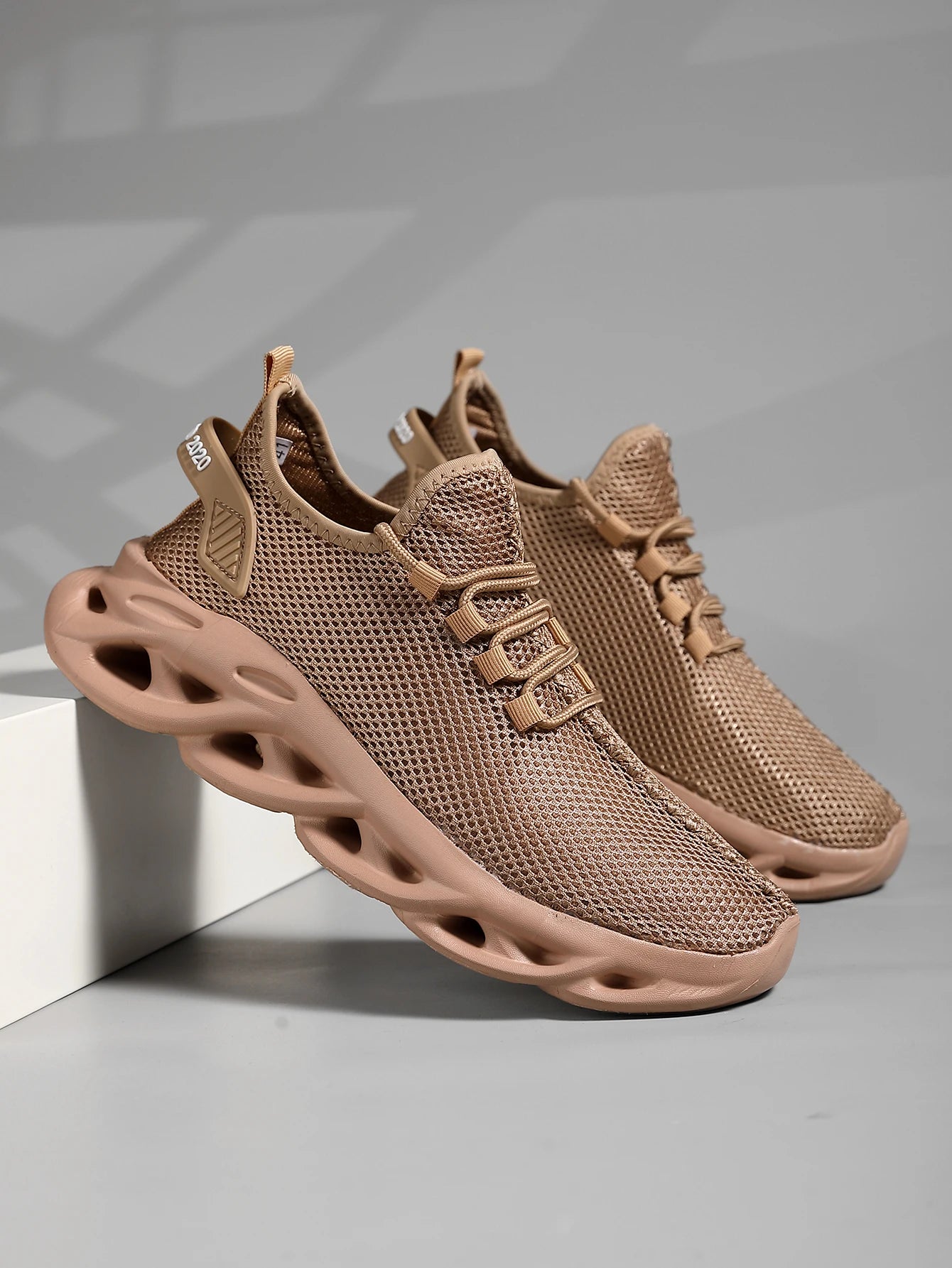 Men Casual Sport Shoes Breathable Lightweight Sneakers Outdoor Mesh Black Running Shoes Athletic Jogging Tennis Walking Shoes