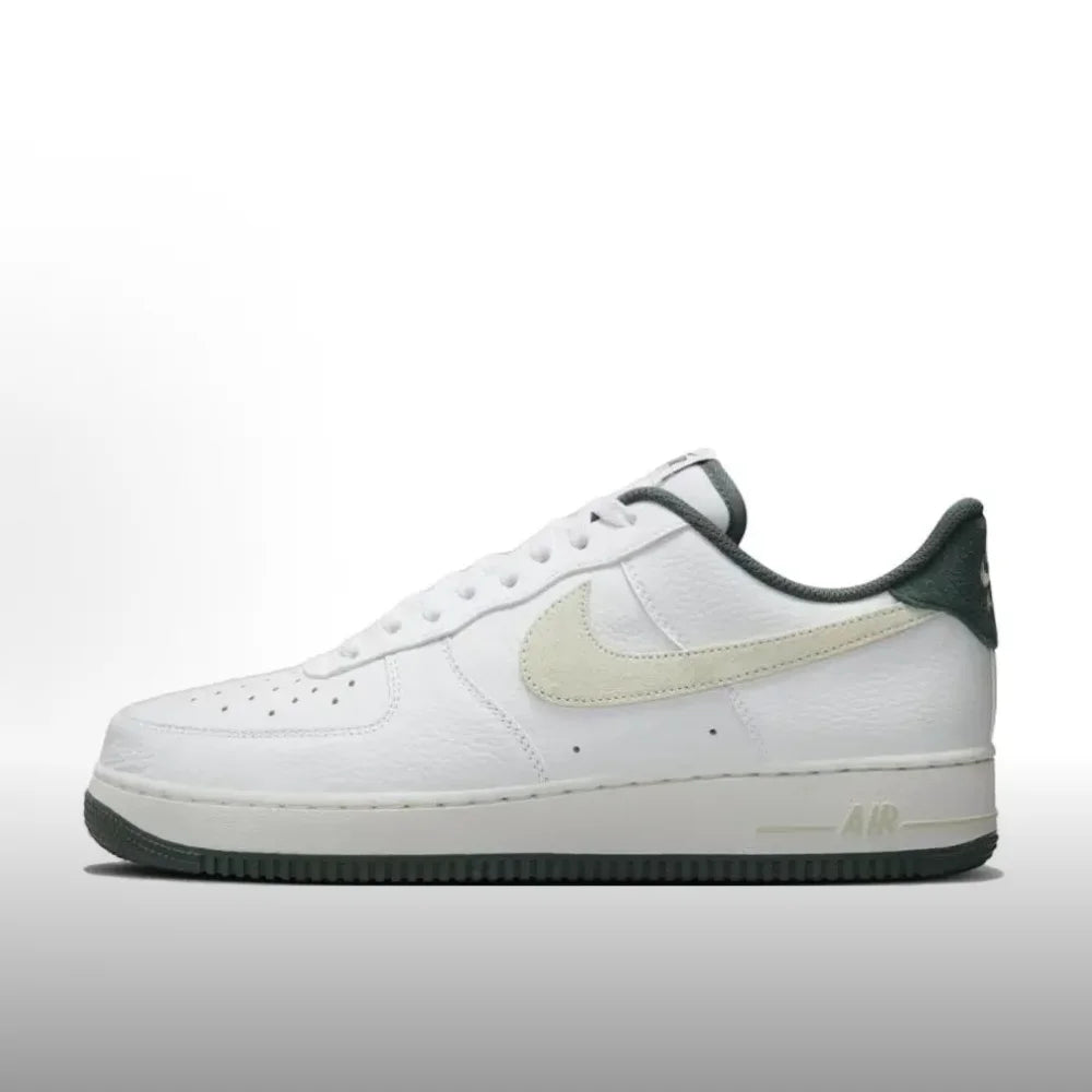 Baskets Nike Air Force 1'07 pour femme, style classique, en cuir résistant, confortables et rembourrées, chaussures décontractées pour tous les jours, HQ3905-500