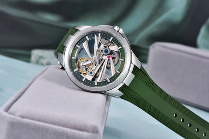 Zegarek męski PAGANI DESIGN – luksusowy model z mechanizmem automatycznym typu „skelet” (z widocznym mechanizmem), wyposażony w tourbillon, szkło szafirowe z powłoką antyrefleksyjną, wodoodporny i luminescencyjny.