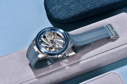Zegarek męski PAGANI DESIGN – luksusowy model z mechanizmem automatycznym typu „skelet” (z widocznym mechanizmem), wyposażony w tourbillon, szkło szafirowe z powłoką antyrefleksyjną, wodoodporny i luminescencyjny.