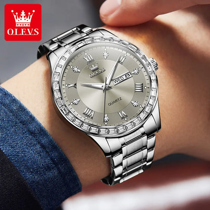 Pánske quartzové hodinky OLEVS 9906, štvorcový model zdobený diamantmi, náramok z nehrdzavejúcej ocele, vodotesné, s dvojitým kalendárom; luxusné, originálne náramkové hodinky, ideálne do pracovného prostredia.