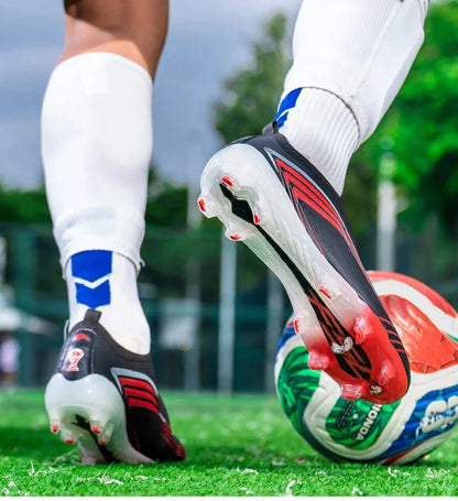 Nouvelles chaussures de football pour hommes, baskets d'entraînement de haute qualité, chaussures de soccer, crampons pour terrain en herbe, futsal, matchs en salle, antidérapantes, best-seller, pour l'extérieur