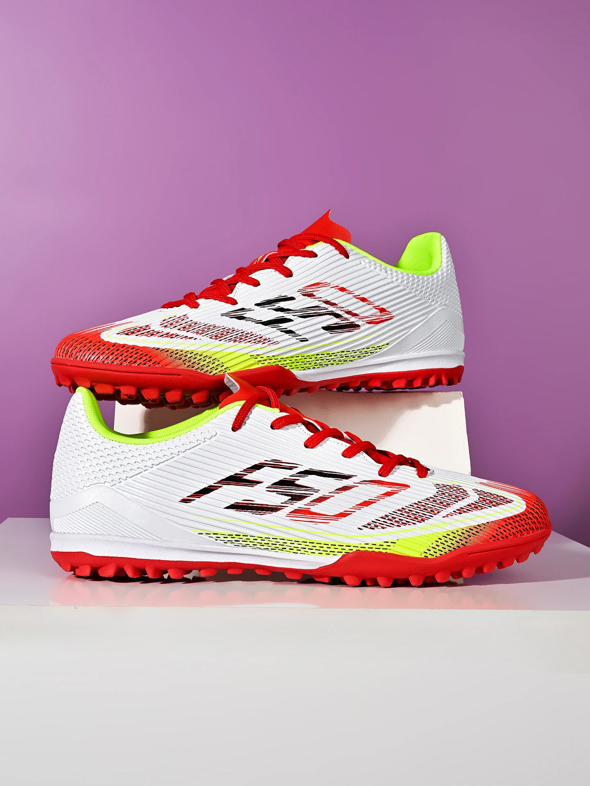 Chaussures de football TF pour adultes, économiques, en tissu PU mélangé, crampons en caoutchouc durables, antidérapantes, pour les passionnés de football amateur.