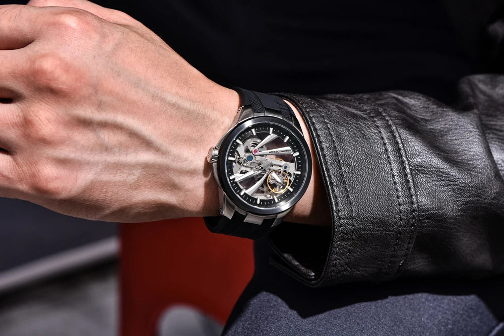 Zegarek męski PAGANI DESIGN – luksusowy model z mechanizmem automatycznym typu „skelet” (z widocznym mechanizmem), wyposażony w tourbillon, szkło szafirowe z powłoką antyrefleksyjną, wodoodporny i luminescencyjny.