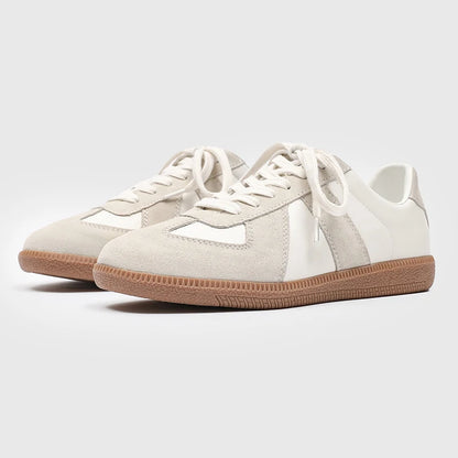 Sapatilhas de designer para homem, moda outono 2025, estilo retro com atacadores, ténis de estudante para mulher em pele, calçado casual para caminhada