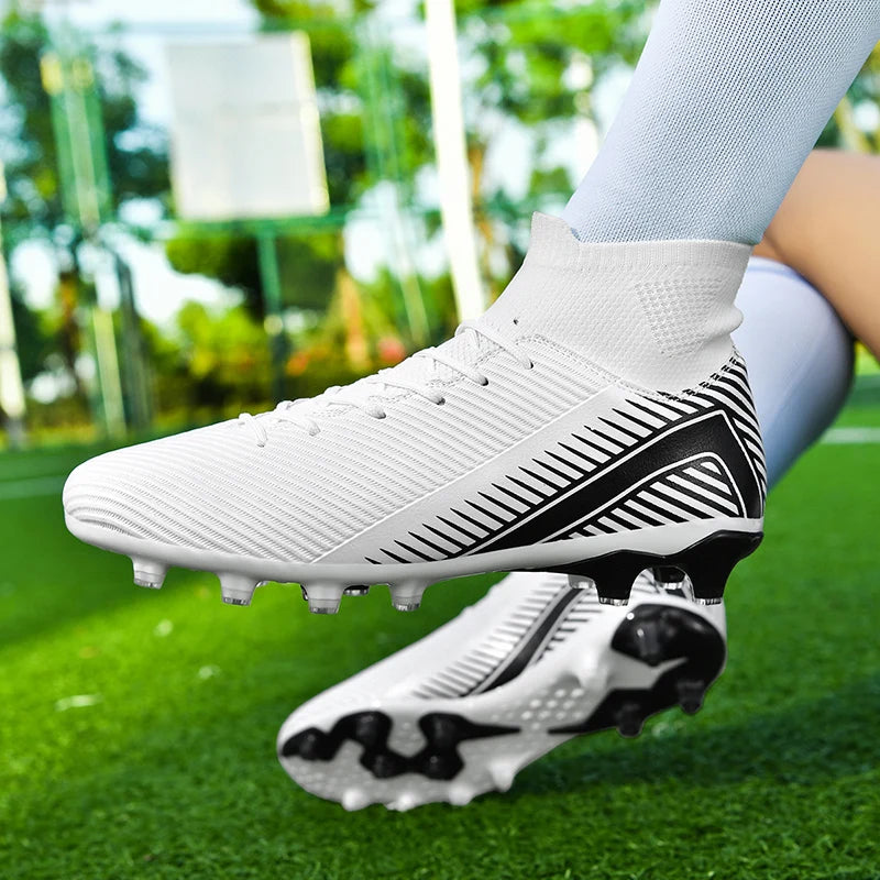 Nouvelles chaussures de football professionnelles pour hommes, chaussures de football antidérapantes, unisexes, respirantes, chaussures de futsal, nouvelles chaussures à crampons, livraison directe, ultralégères