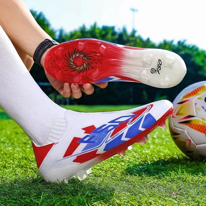 Nouvelles chaussures de football pour hommes, modèle tendance, de haute qualité, mi-hautes, légères, antidérapantes, crampons d'extérieur pour l'entraînement sur gazon.