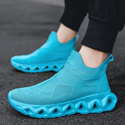 Men's Sports Shoes Ultralight Fashion Slip-On Daily Walking Outdoor Jogging Shoes Breathable Mesh Comfortable Casual Shoes for Men