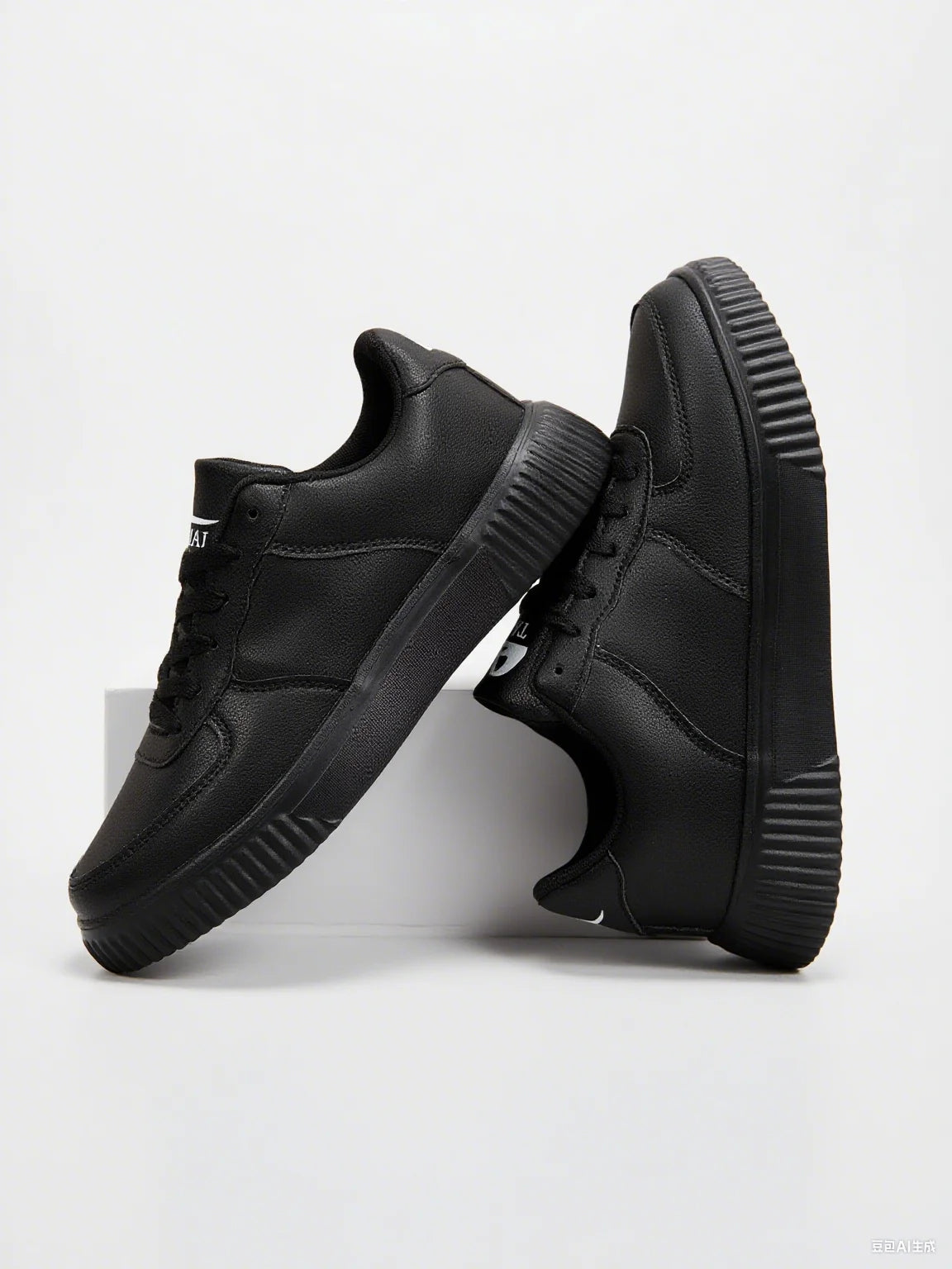 Sapatilhas brancas em pele para homem, respiráveis e confortáveis, calçado casual clássico para homem e mulher, sapatos de caminhada outdoor para casal, tamanho