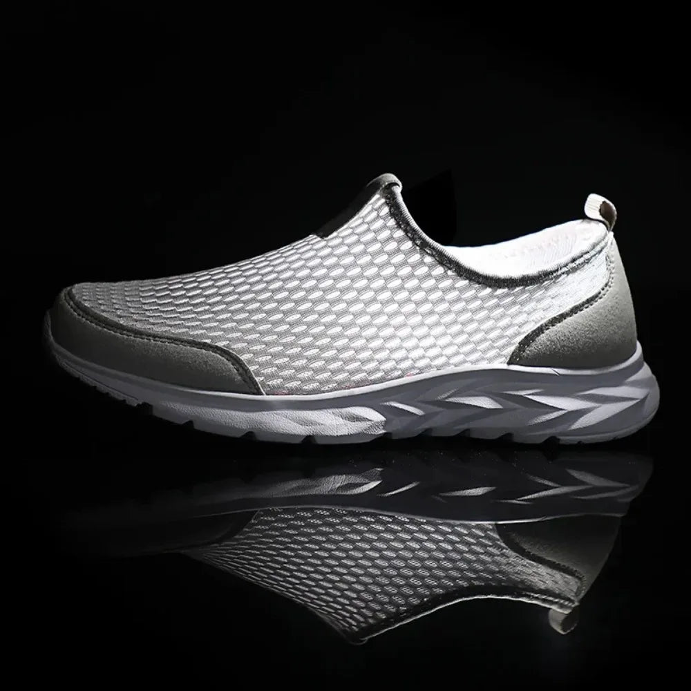 2025 New Shoes Men Loafers Light Walking Breathable Summer Comfortable Casual Shoes Men Sneakers Zapatillas Hombre Plus