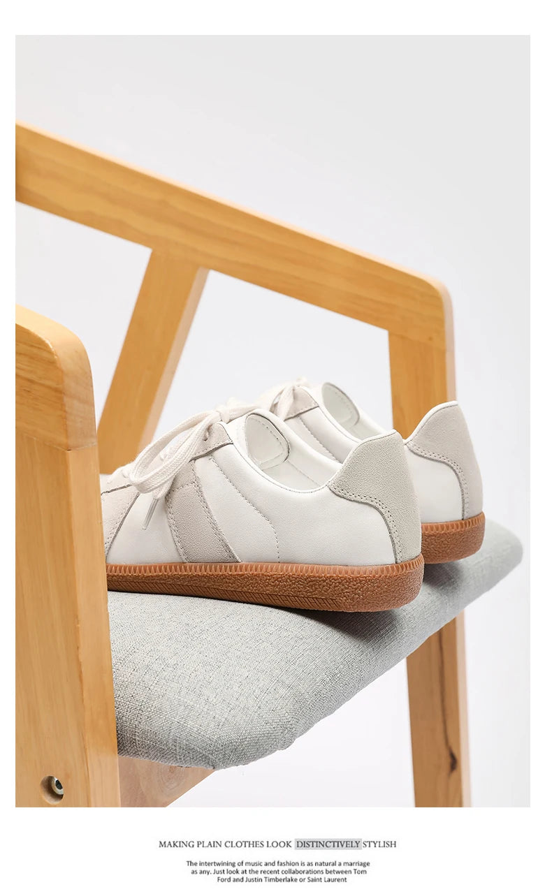 Sapatilhas de designer para homem, moda outono 2025, estilo retro com atacadores, ténis de estudante para mulher em pele, calçado casual para caminhada
