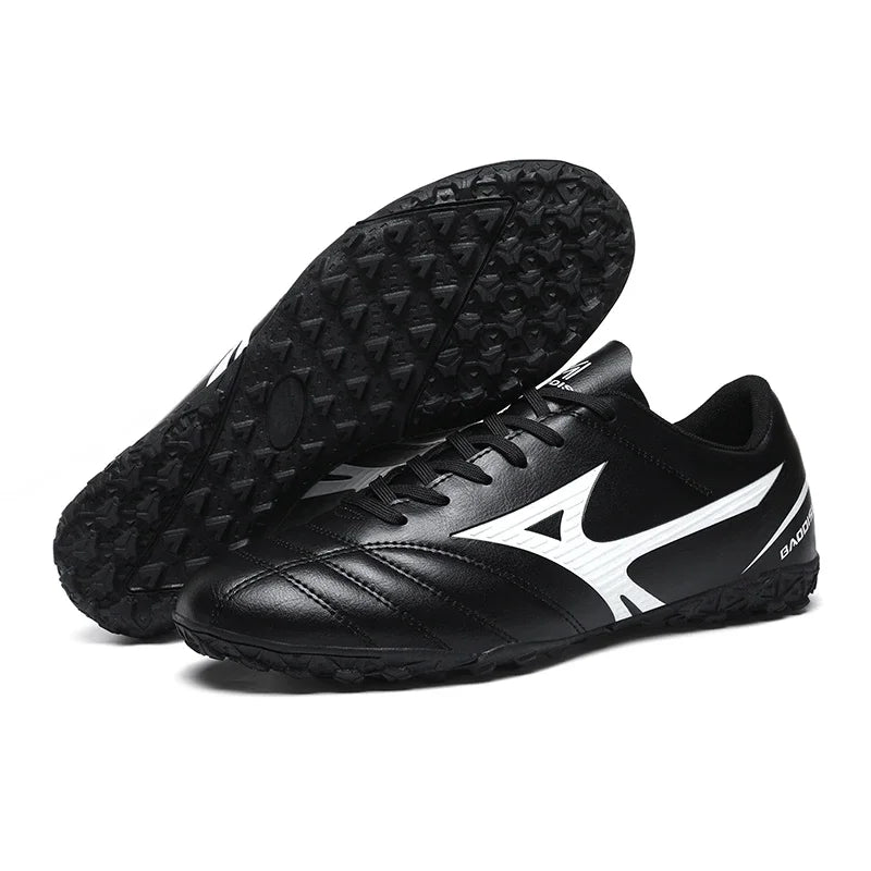Nouvelles chaussures de football pour hommes, chaussures de football d'intérieur pour adultes, crampons de football antidérapants, crampons de sport ultralégers, crampons de futsal, entraînement sur gazon, confortables.