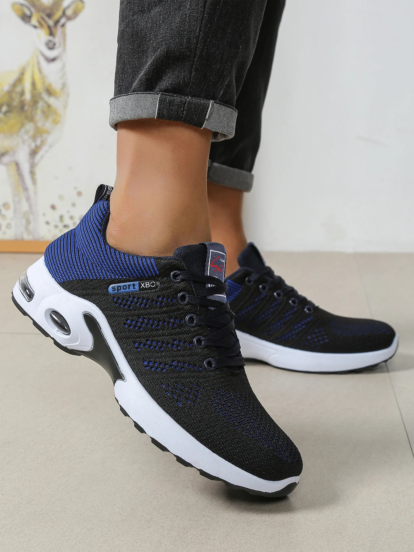 Herren-Schuhe – modische, besonders atmungsaktive Schnür-Laufschuhe – rutschfest, langlebig und mit Komfort wie auf einem Kissen – modische Herren-Sneaker
